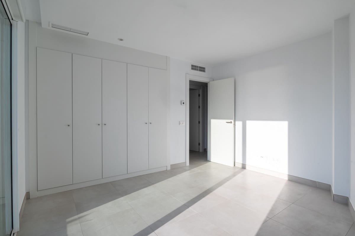 4 makuuhuone Asunto myytävänä paikassa Marbella mukana uima-altaan - 800 000 € (Ref: 9566485)