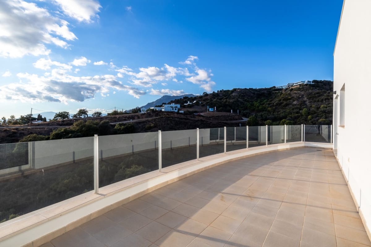 4 makuuhuone Asunto myytävänä paikassa Marbella mukana uima-altaan - 800 000 € (Ref: 9566485)