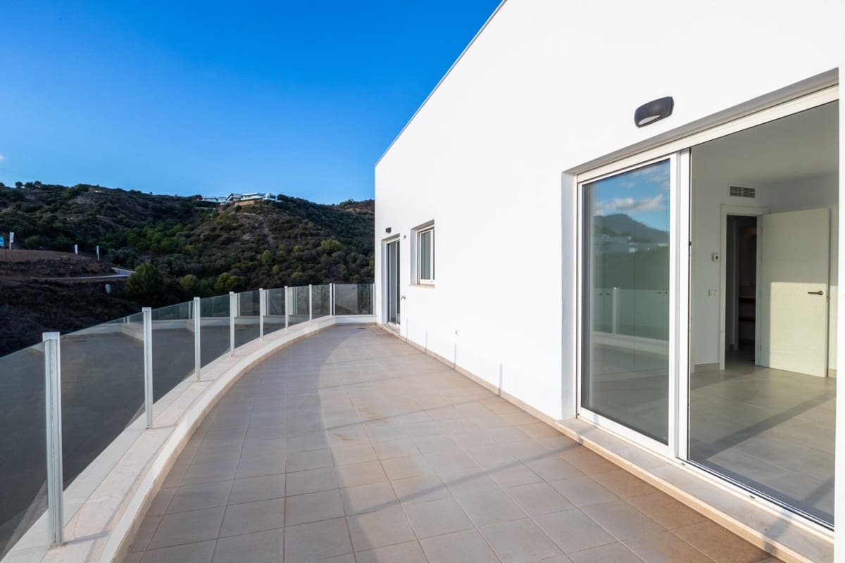 4 makuuhuone Asunto myytävänä paikassa Marbella mukana uima-altaan - 800 000 € (Ref: 9566485)