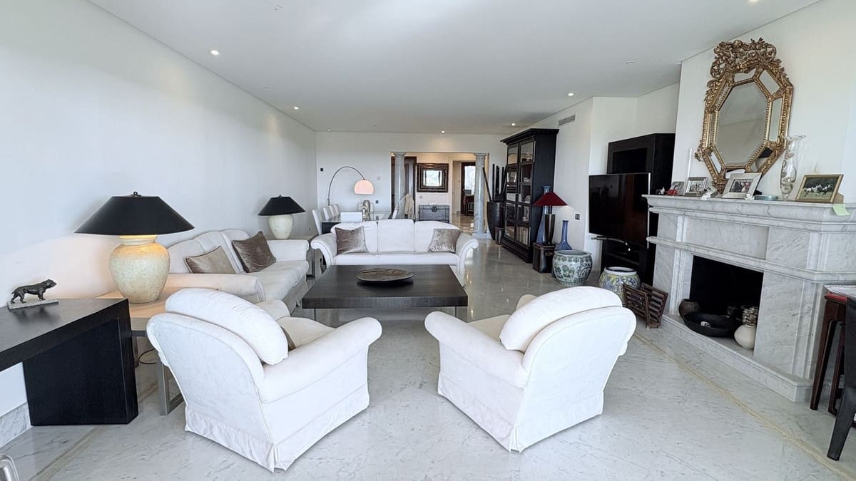 Piso de 3 habitaciones en Marbella en venta con piscina garaje - 2.850.000 € (Ref: 9566489)