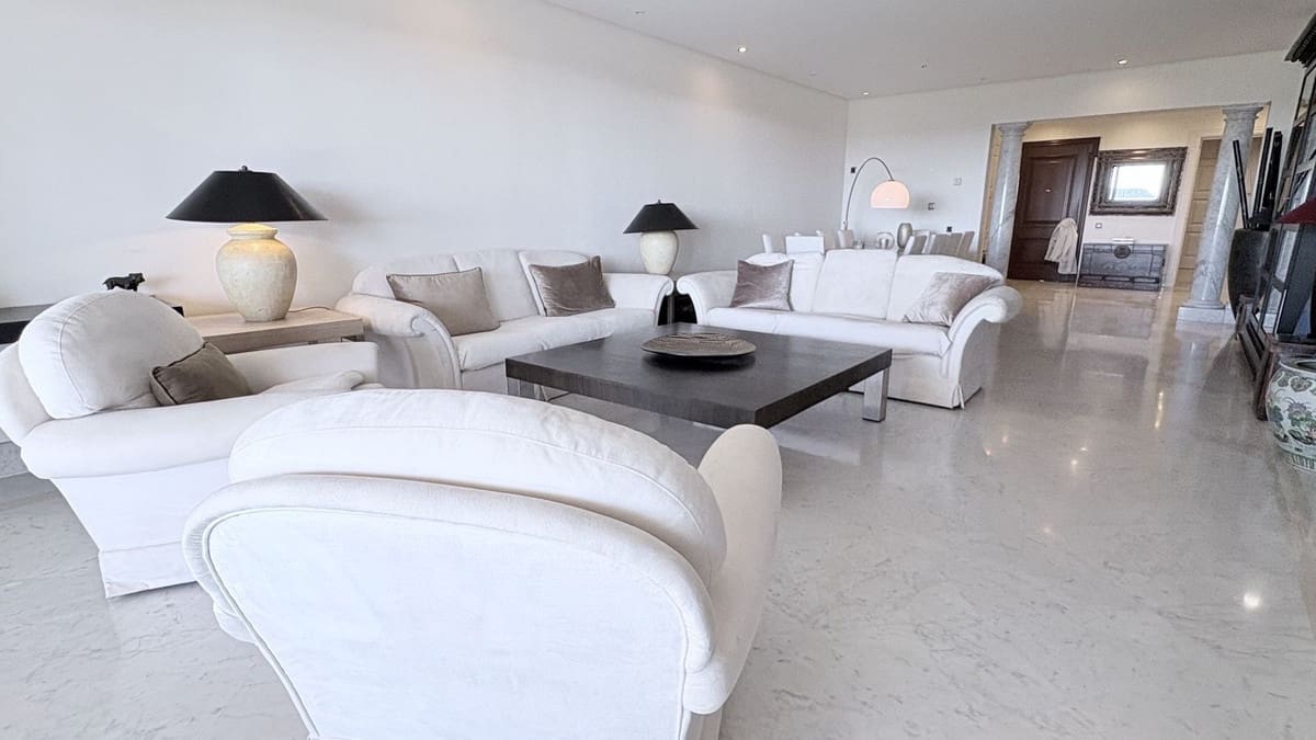 Piso de 3 habitaciones en Marbella en venta con piscina garaje - 2.850.000 € (Ref: 9566489)