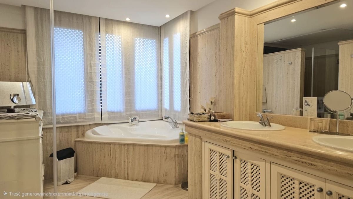 Piso de 3 habitaciones en Marbella en venta con piscina garaje - 2.850.000 € (Ref: 9566489)