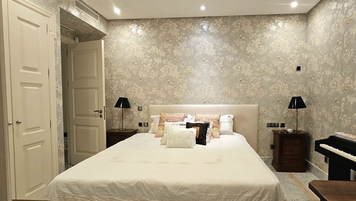 Piso de 3 habitaciones en Marbella en venta con piscina garaje - 2.850.000 € (Ref: 9566489)