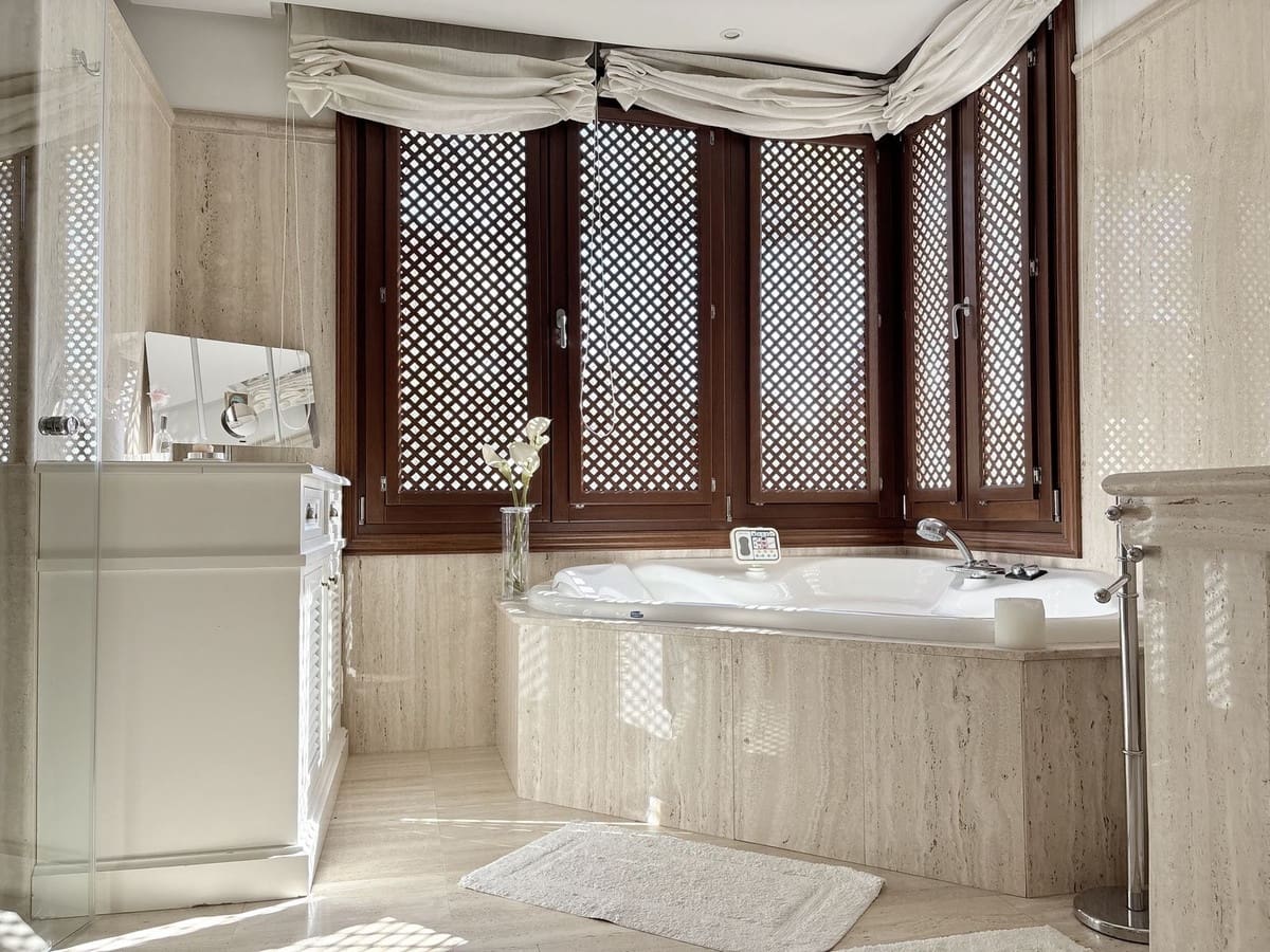 Piso de 3 habitaciones en Marbella en venta con piscina garaje - 2.850.000 € (Ref: 9566489)