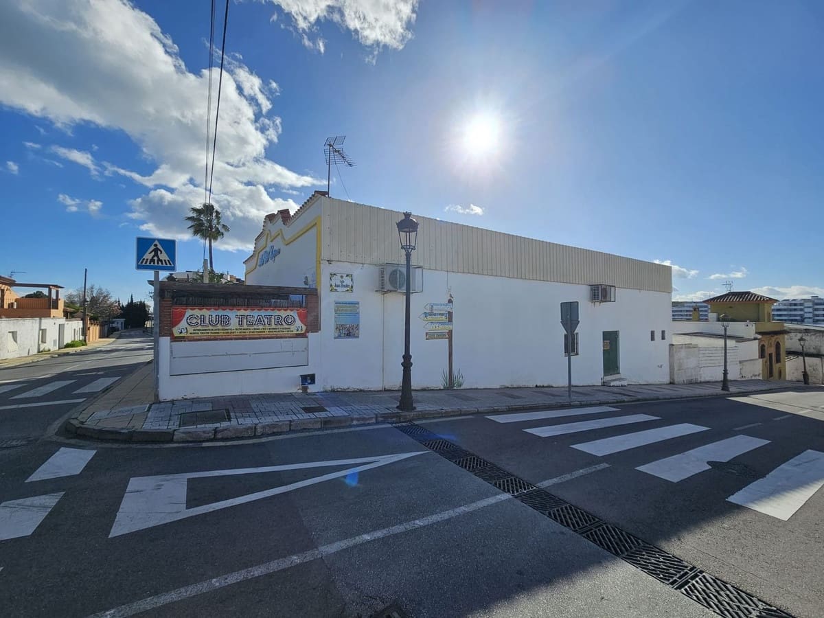 Local Comercial en Estepona en venta - 895.000 € (Ref: 9566801)