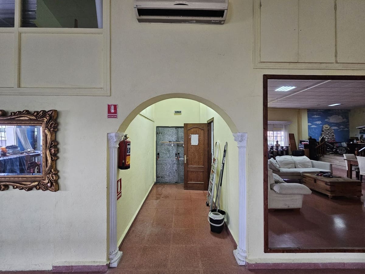 Erhverv til salg i Estepona - € 699.000 (Ref: 9566801)