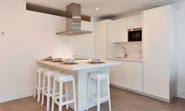 2 slaapkamer Flat te koop in Puerto Banus, Marbella - € 635.000 (Ref: 9570126)