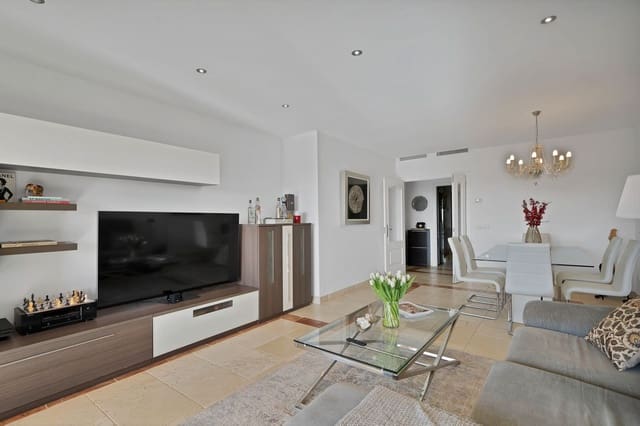 2 slaapkamer Flat te koop in Atalaya-Isdabe, Estepona met zwembad garage - € 520.000 (Ref: 9570254)