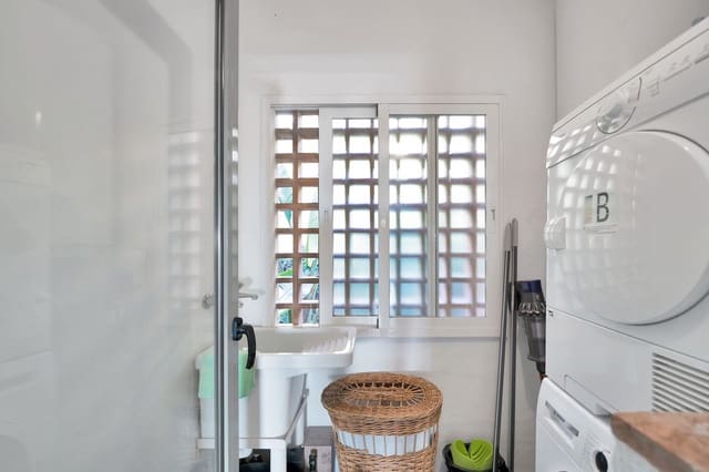 2 slaapkamer Flat te koop in Atalaya-Isdabe, Estepona met zwembad garage - € 520.000 (Ref: 9570254)