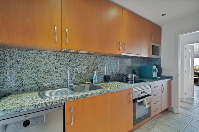 2 slaapkamer Flat te koop in Atalaya-Isdabe, Estepona met zwembad garage - € 520.000 (Ref: 9570254)