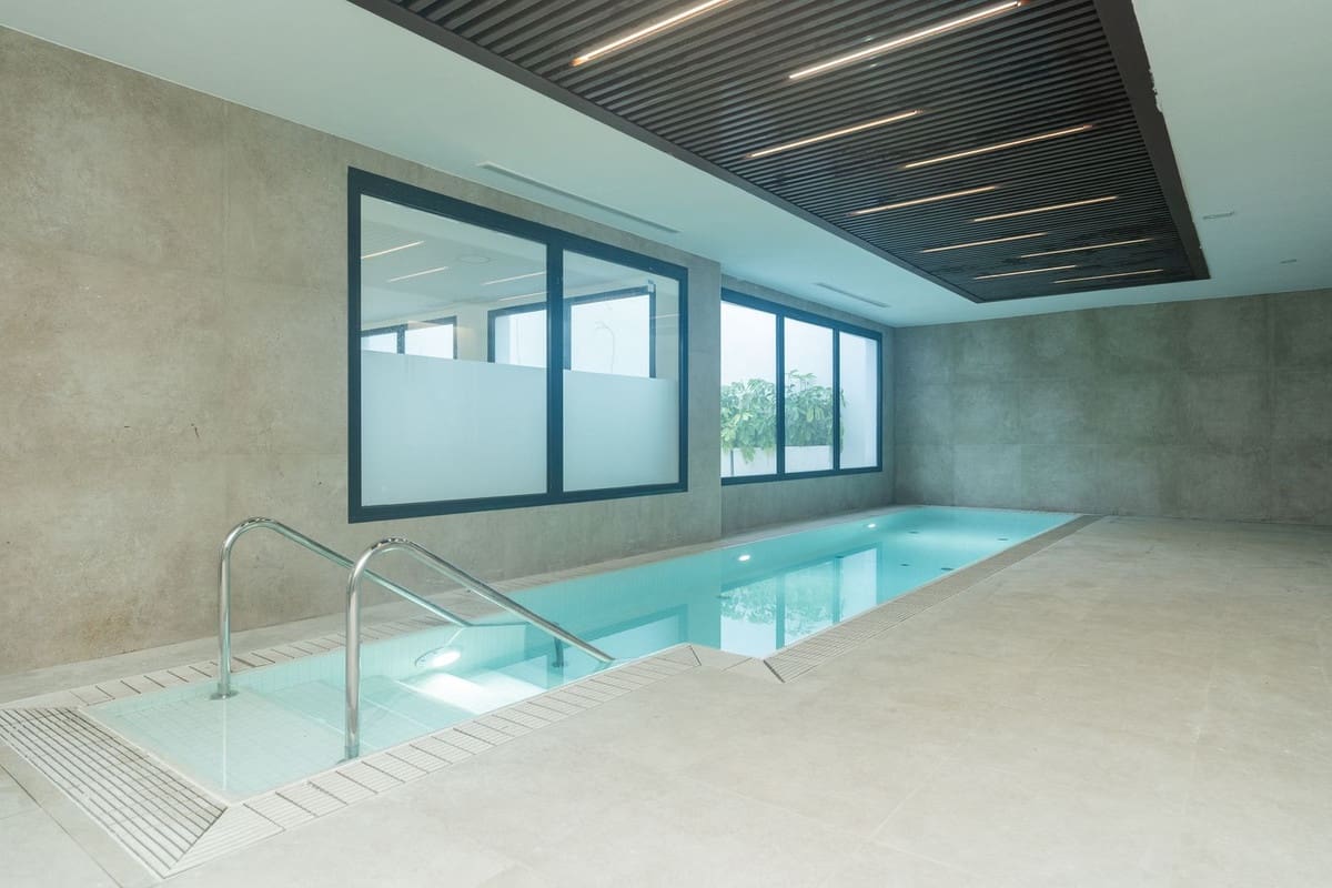 2 soveværelse Lejlighed til salg i New Golden Mile med swimmingpool garage - € 549.000 (Ref: 9579211)