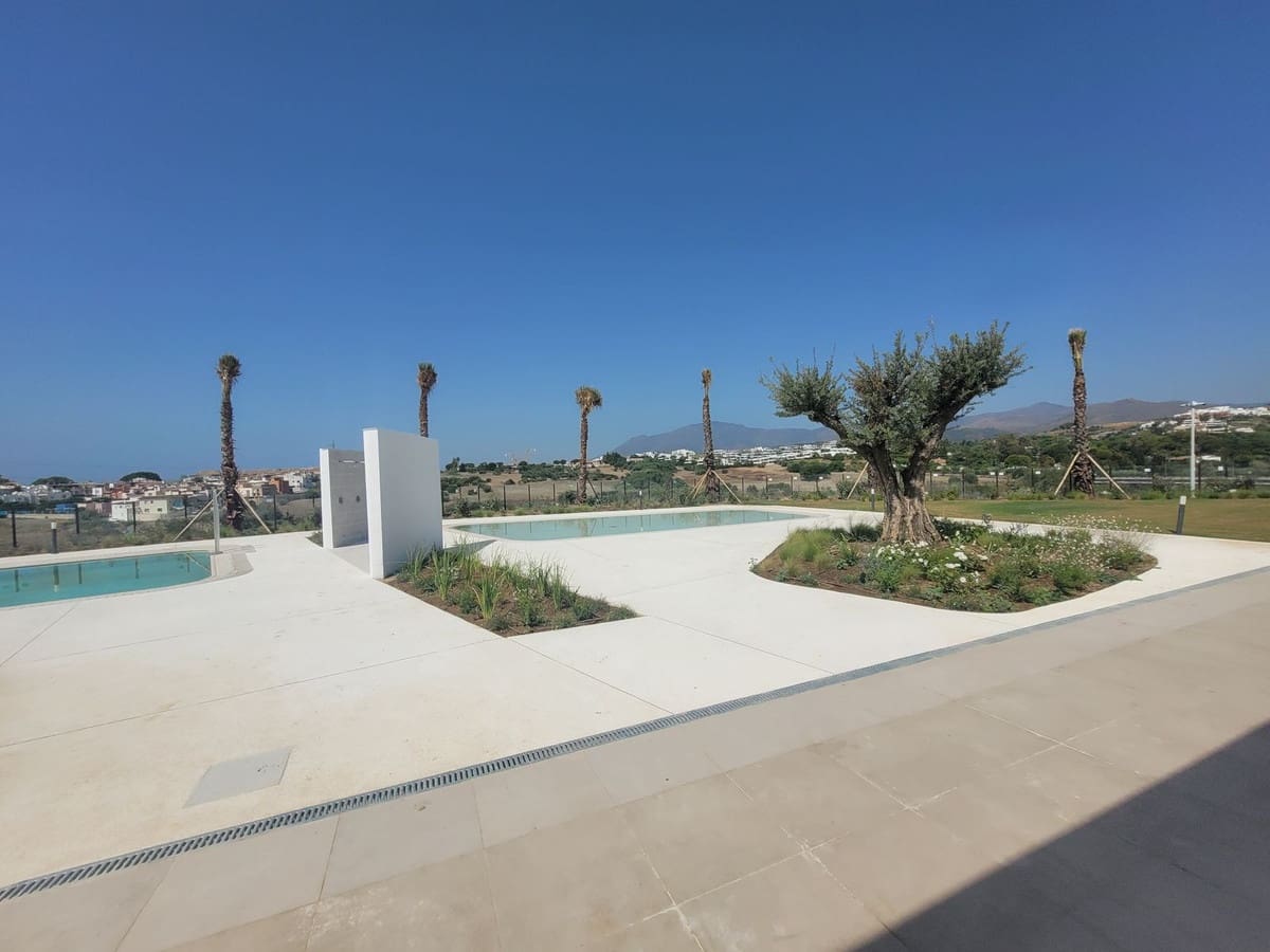 2 soveværelse Lejlighed til salg i New Golden Mile med swimmingpool garage - € 549.000 (Ref: 9579211)