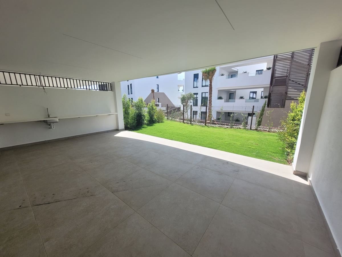 2 soveværelse Lejlighed til salg i New Golden Mile med swimmingpool garage - € 549.000 (Ref: 9579211)