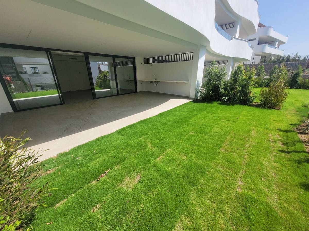 2 soveværelse Lejlighed til salg i New Golden Mile med swimmingpool garage - € 549.000 (Ref: 9579211)