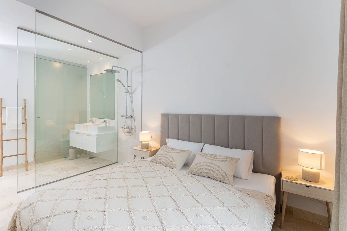 3 soveværelse Lejlighed til salg i El Paraiso med swimmingpool garage - € 575.000 (Ref: 9579212)