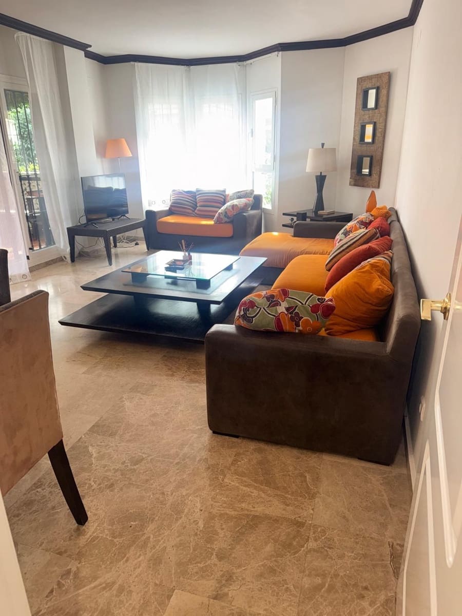 2 Zimmer Wohnung zu verkaufen in Marbella mit Pool - 450.000 € (Ref: 9593182)