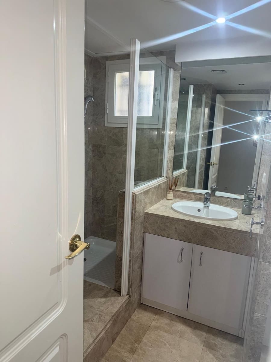 2 Zimmer Wohnung zu verkaufen in Marbella mit Pool - 450.000 € (Ref: 9593182)