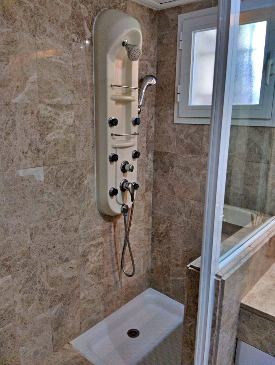 2 bedroom Flat for sale in Marbella with pool - € 450,000 (Ref: 9593182)