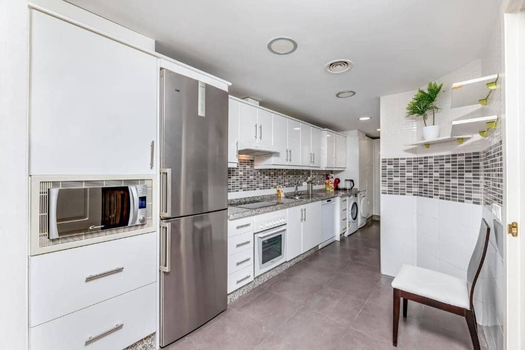 4 chambre Villa/Maison à vendre à Marbella avec piscine - 699 000 € (Ref: 9593183)