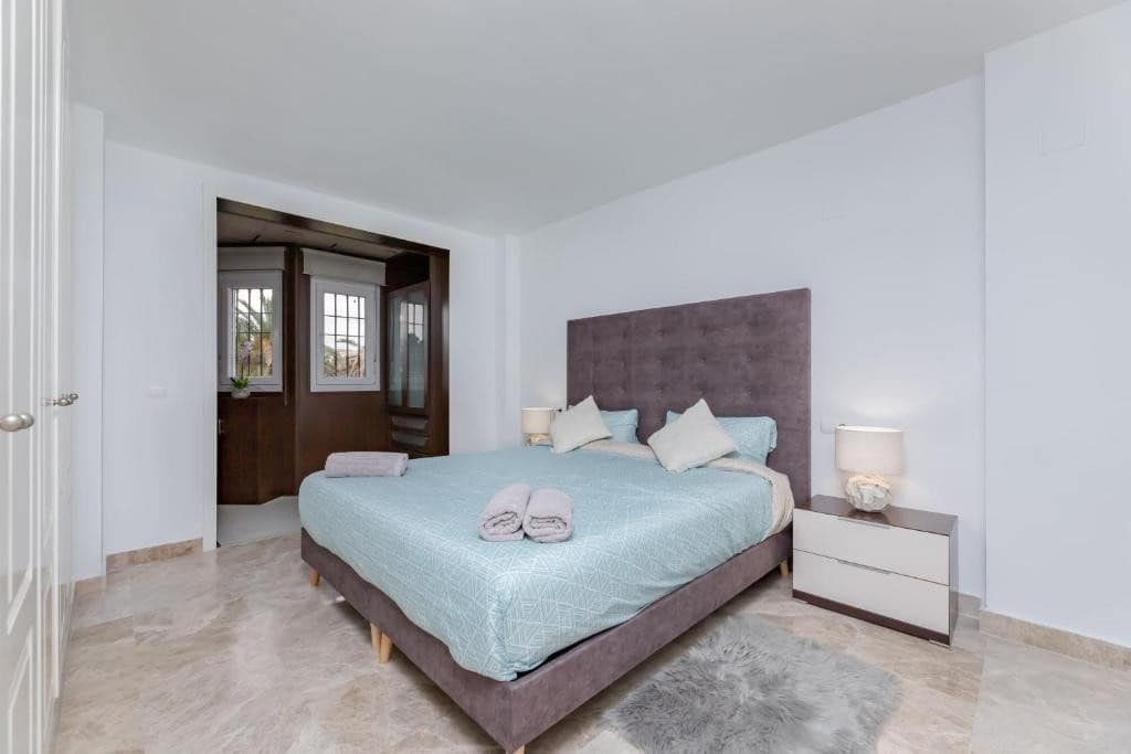 4 chambre Villa/Maison à vendre à Marbella avec piscine - 699 000 € (Ref: 9593183)