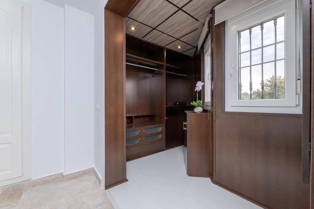 4 chambre Villa/Maison à vendre à Marbella avec piscine - 699 000 € (Ref: 9593183)