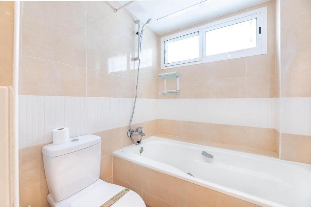 4 chambre Villa/Maison à vendre à Marbella avec piscine - 699 000 € (Ref: 9593183)