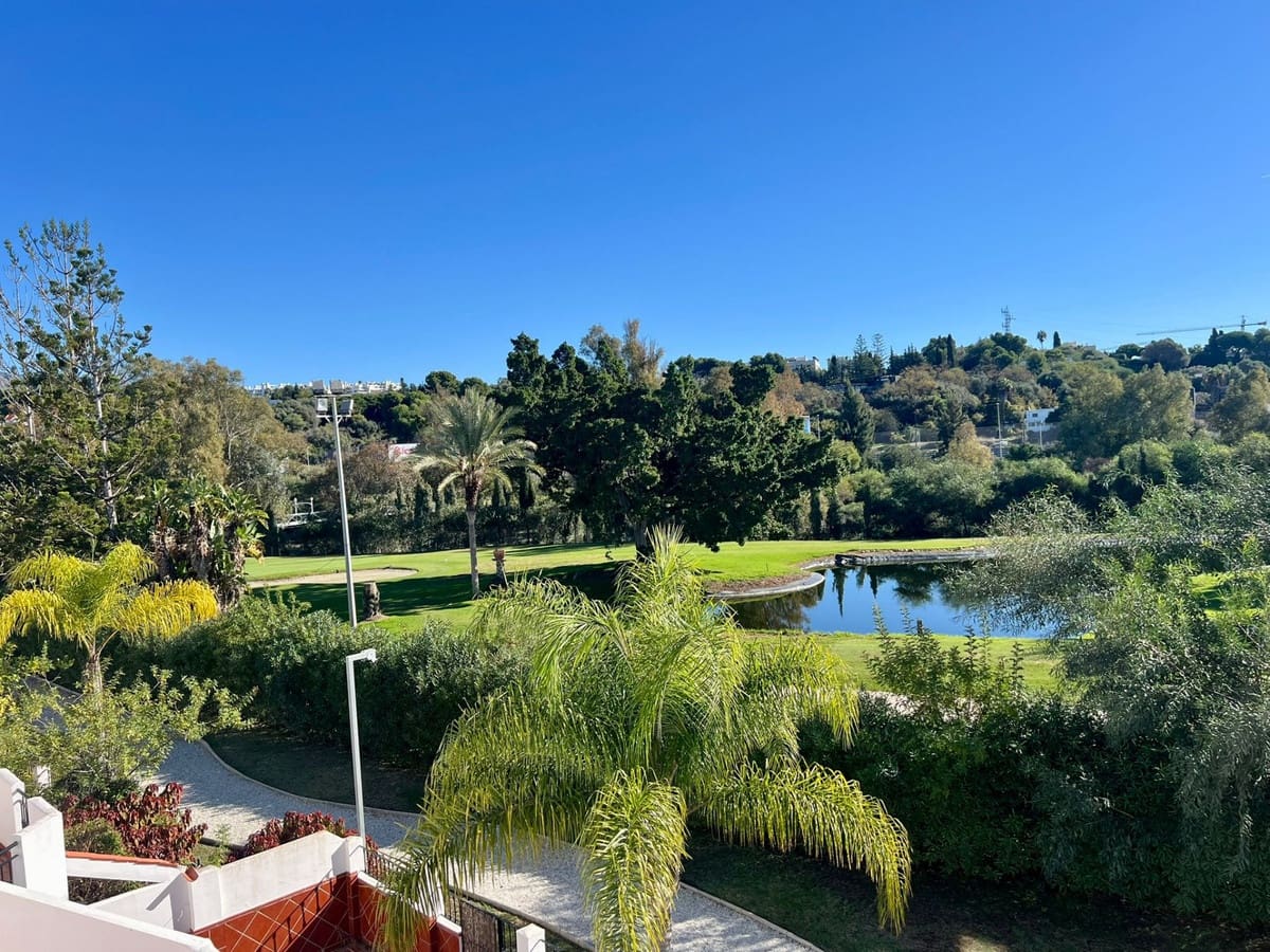 4 chambre Villa/Maison à vendre à Marbella avec piscine - 699 000 € (Ref: 9593183)