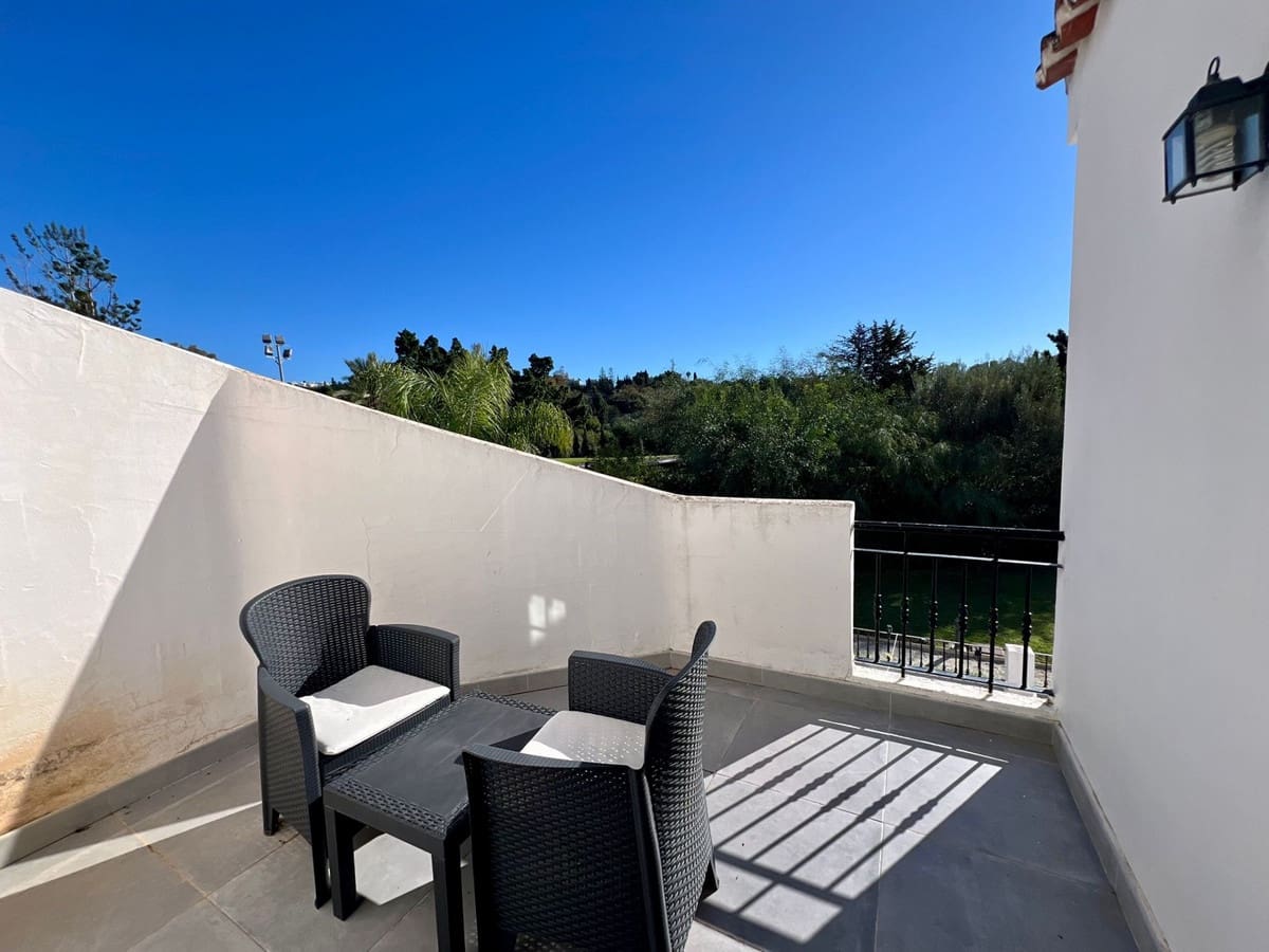 4 chambre Villa/Maison à vendre à Marbella avec piscine - 699 000 € (Ref: 9593183)