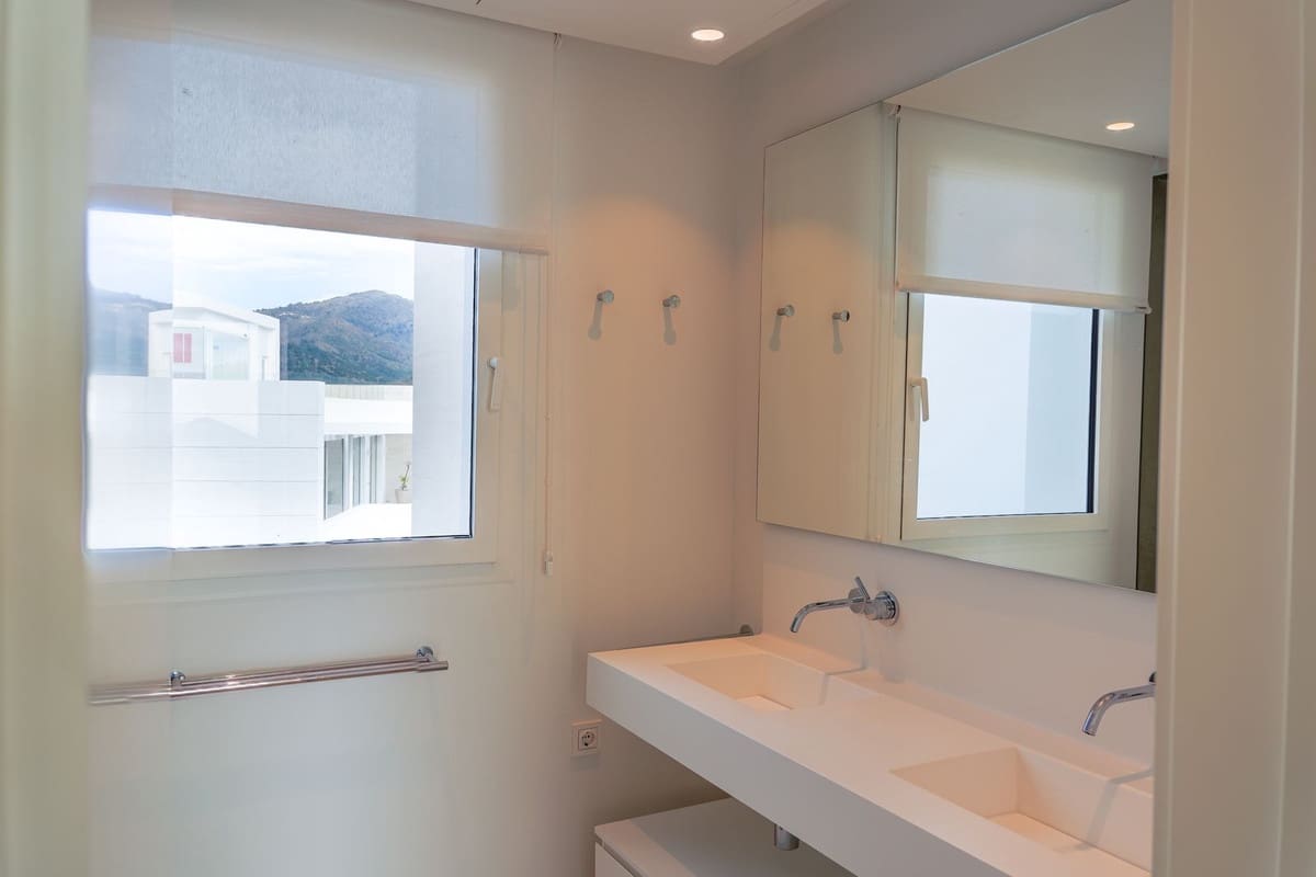 3 Zimmer Wohnung zu verkaufen in Ojen mit Pool - 1.890.000 € (Ref: 9593283)