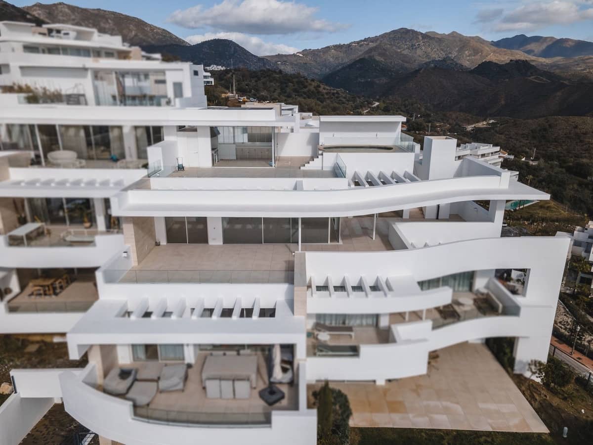 3 Zimmer Wohnung zu verkaufen in Ojen mit Pool - 1.890.000 € (Ref: 9593283)