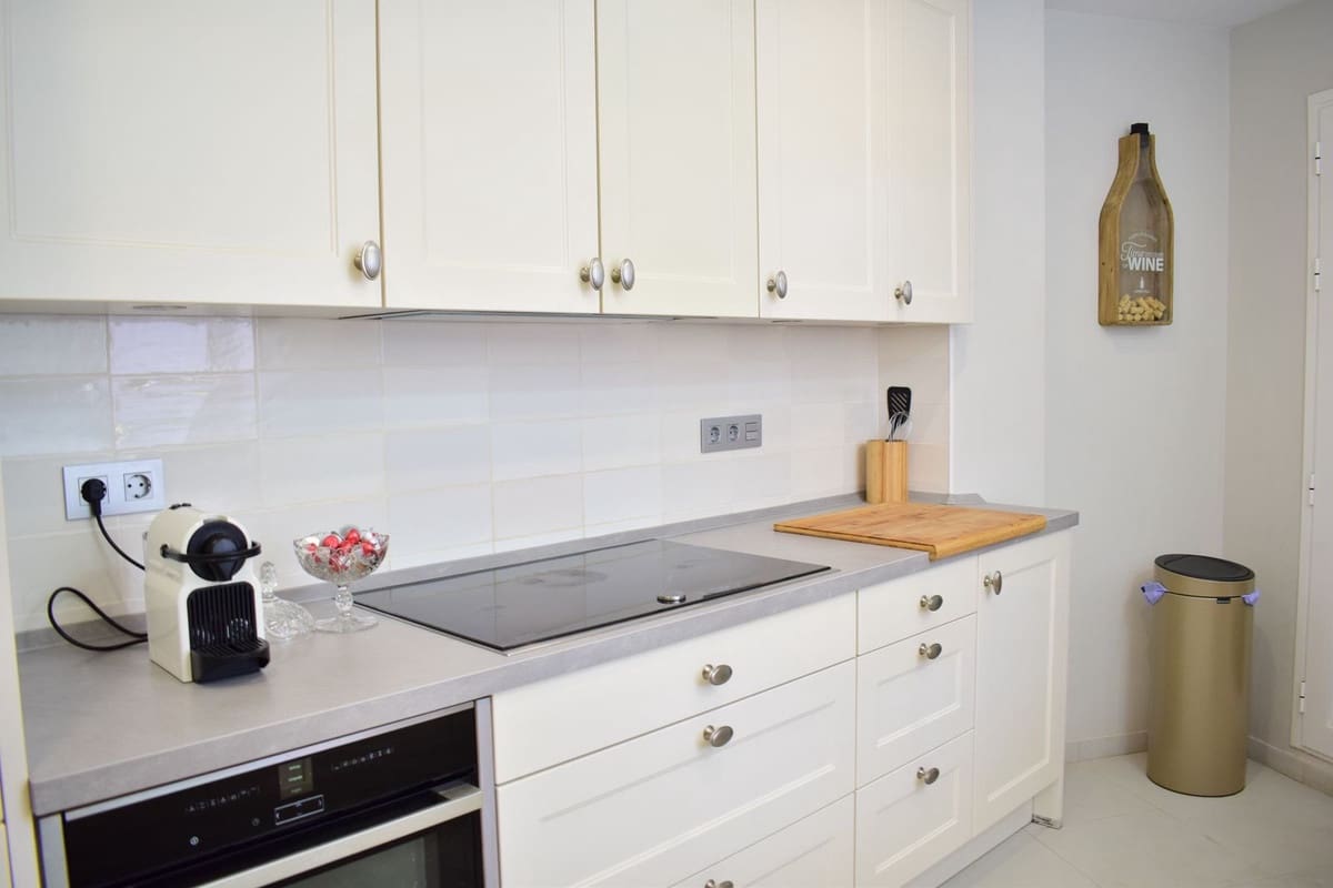 2 slaapkamer Flat te koop in Marbella met zwembad garage - € 890.000 (Ref: 9593285)