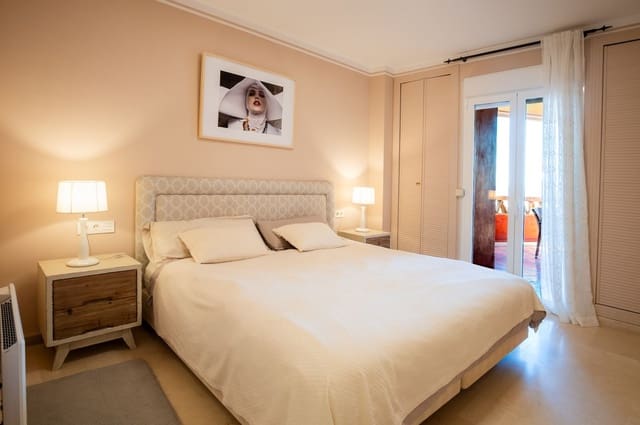 2 slaapkamer Flat te koop in Santa María, Marbella met zwembad garage - € 890.000 (Ref: 9593285)