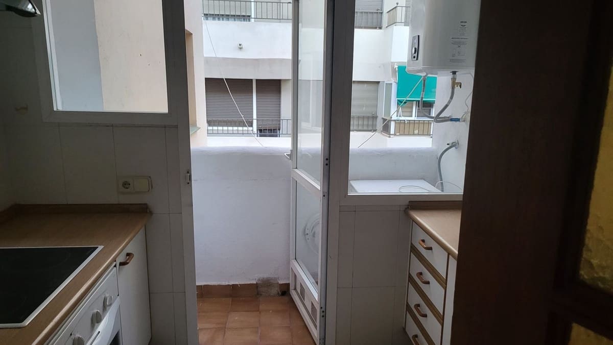 2 bedroom Flat for sale in Marbella with garage - € 498,000 (Ref: 9597290)