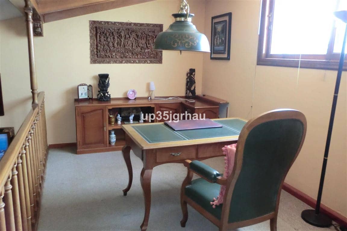 5 chambre Villa/Maison à vendre à Estepona avec piscine garage - 1 695 000 € (Ref: 9606500)