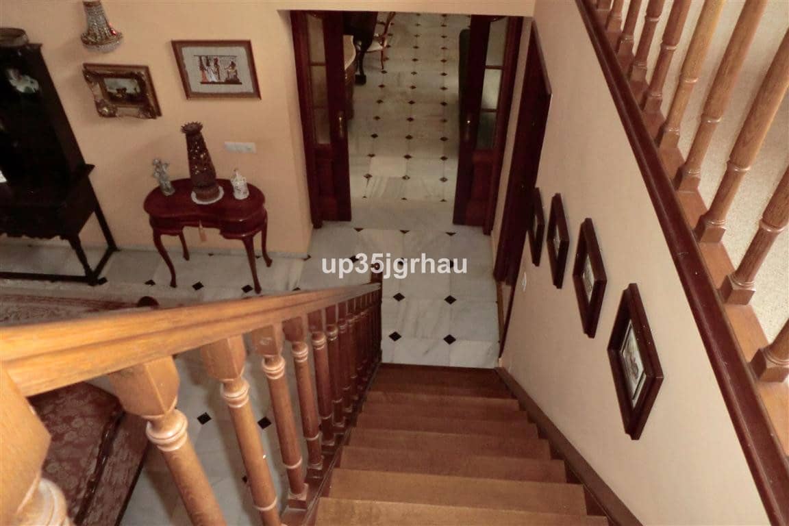 5 chambre Villa/Maison à vendre à Estepona avec piscine garage - 1 695 000 € (Ref: 9606500)