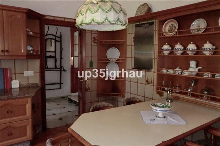 5 chambre Villa/Maison à vendre à Estepona avec piscine garage - 1 695 000 € (Ref: 9606500)