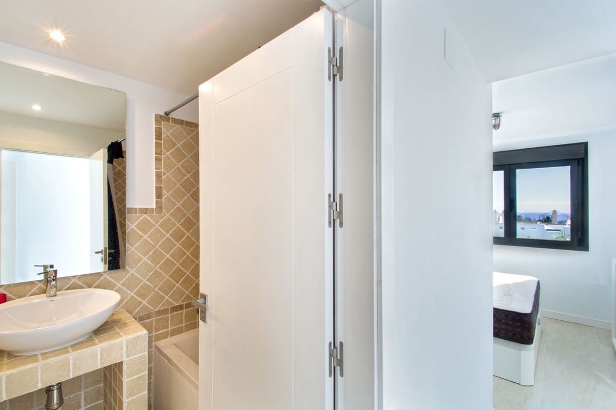 2 Zimmer Wohnung zu verkaufen in New Golden Mile mit Pool - 495.000 € (Ref: 9606501)