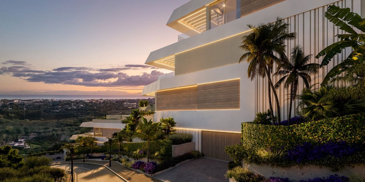 2 bedroom Flat for sale in Benahavis with pool - € 990,000 (Ref: 9609607)