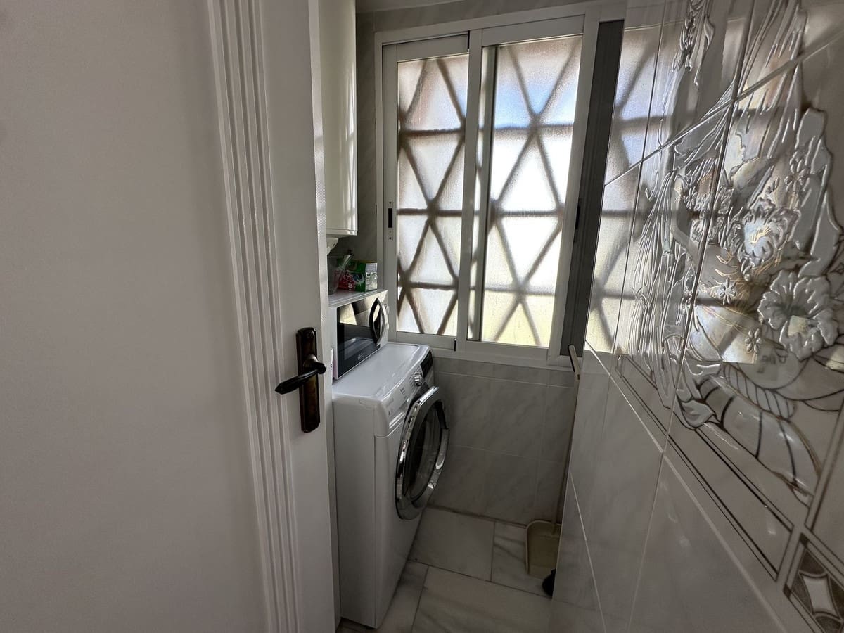 2 bedroom Flat for sale in Mijas with pool - € 354,900 (Ref: 9610025)