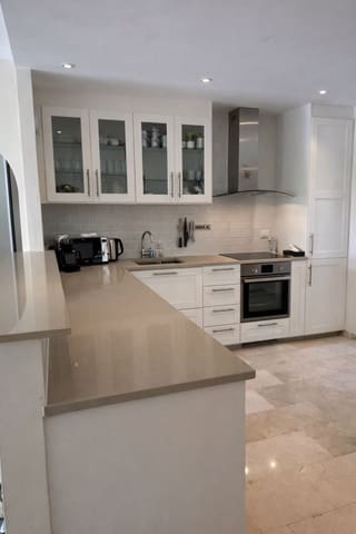 2 makuuhuone Asunto myytävänä paikassa Costalita, Estepona mukana uima-altaan 
autotalli - 585 000 € (Ref: 9610246)