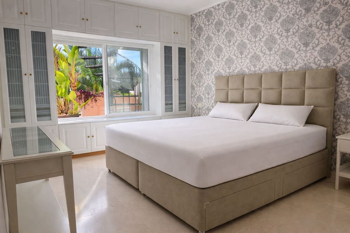 2 makuuhuone Asunto myytävänä paikassa Costalita mukana uima-altaan 
autotalli - 585 000 € (Ref: 9610246)