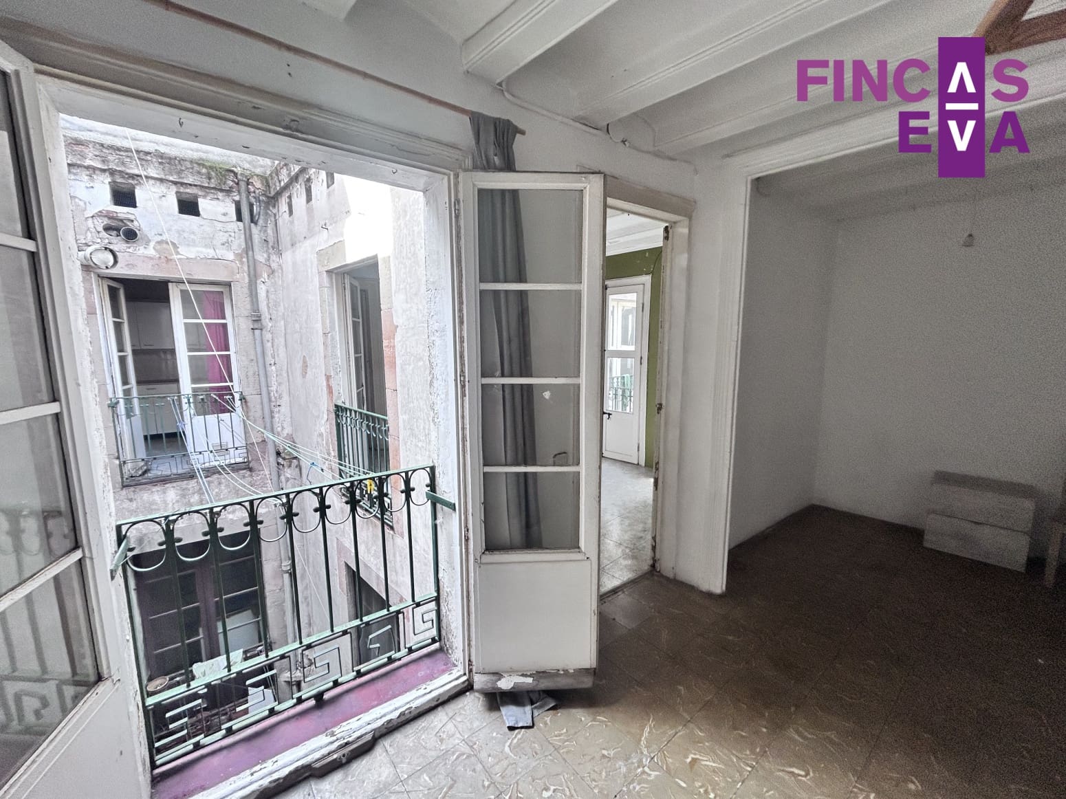 Piso de 4 habitaciones en Barcelona ciudad en venta - 649.000 € (Ref: 9610248)