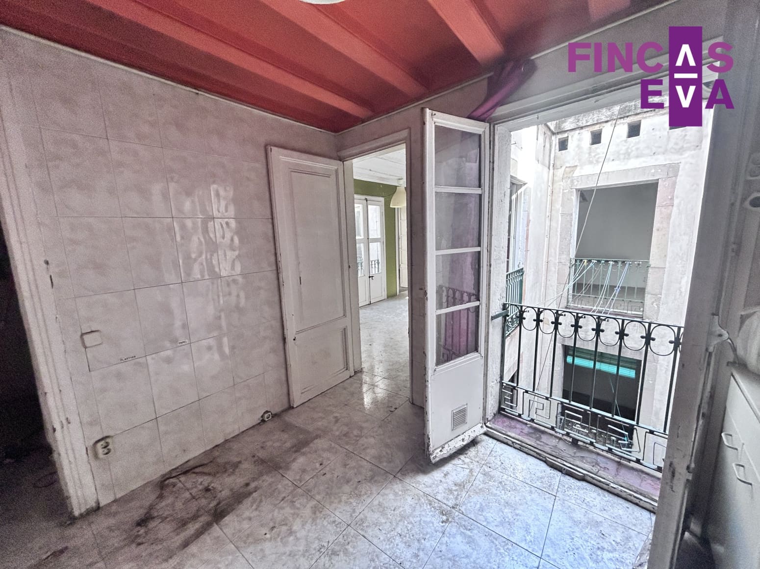 Piso de 4 habitaciones en Barcelona ciudad en venta - 649.000 € (Ref: 9610248)