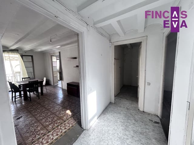 Piso de 4 habitaciones en El Barri Gòtic, Barcelona ciudad en venta - 649.000 € (Ref: 9610248)