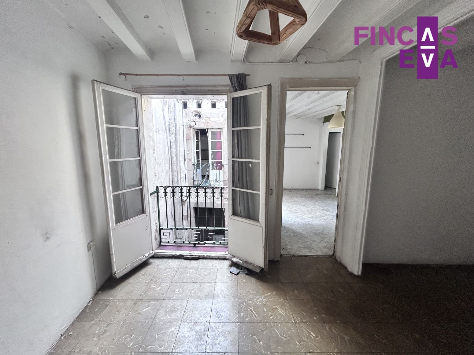 Piso de 4 habitaciones en Barcelona ciudad en venta - 649.000 € (Ref: 9610248)