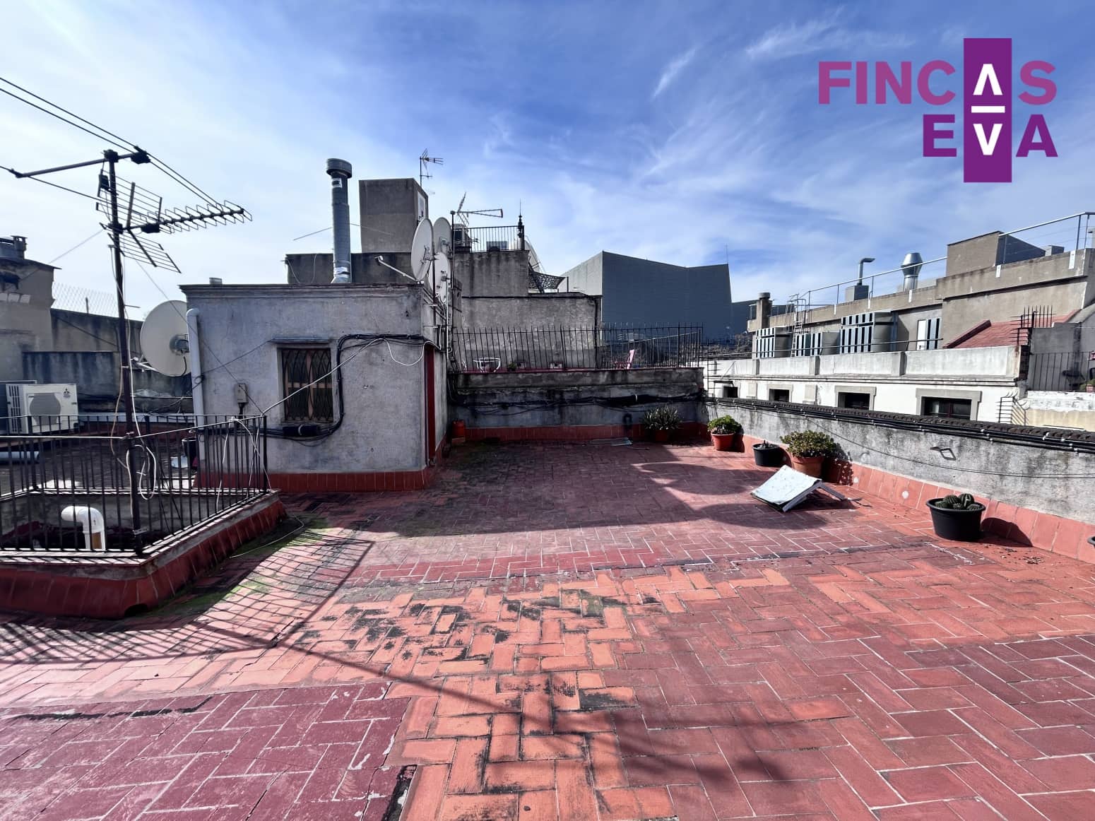 Piso de 4 habitaciones en Barcelona ciudad en venta - 649.000 € (Ref: 9610248)