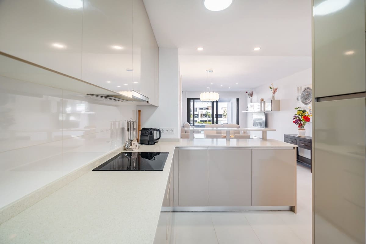 2 chambre Appartement à vendre à Estepona avec piscine - 595 000 € (Ref: 9610249)