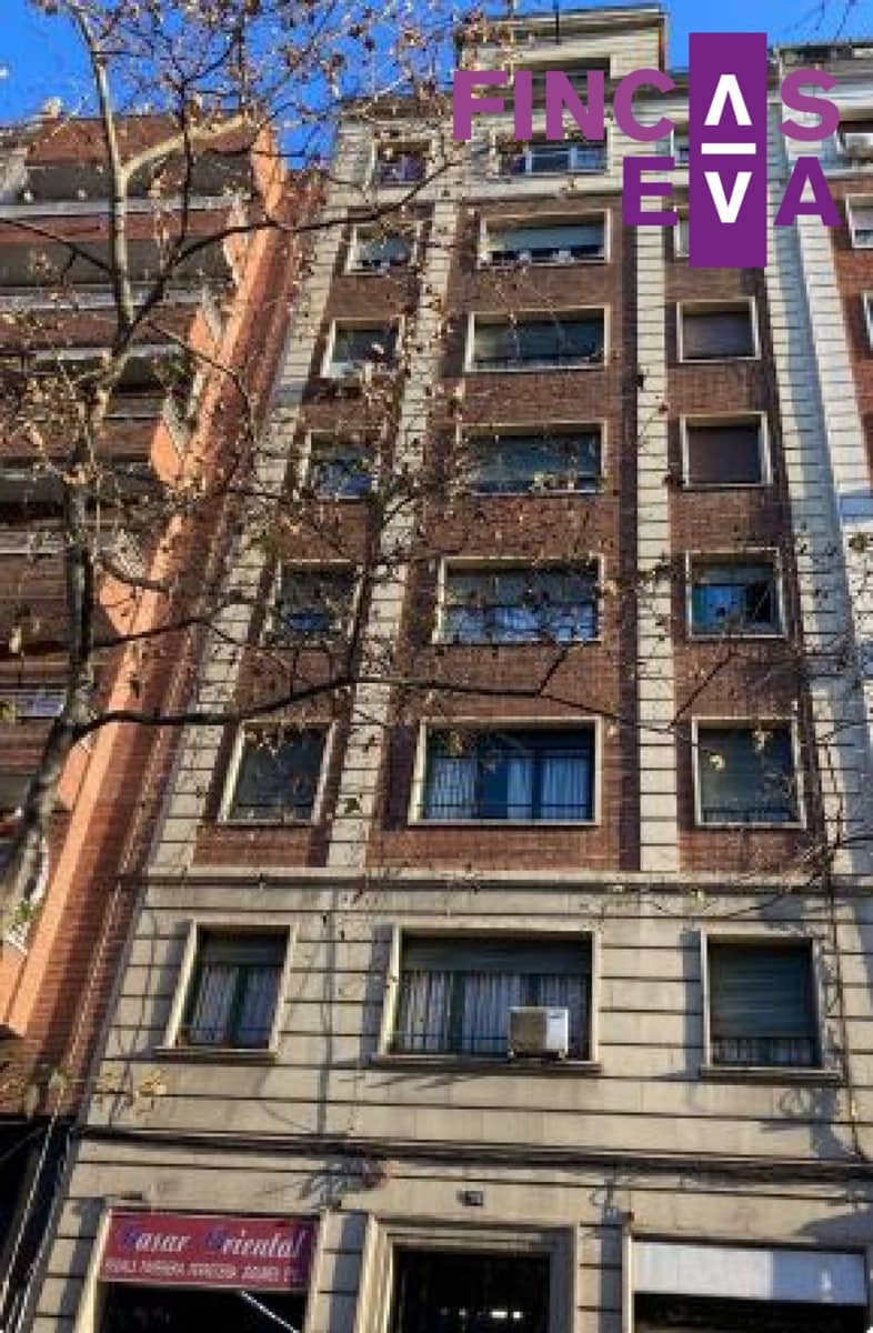 Flat te koop in Barcelona stad - € 275.000 (Ref: 9610553)