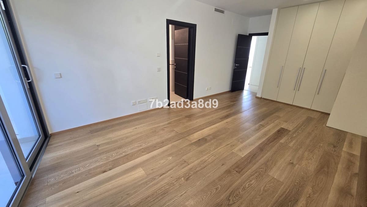 Chalet de 5 habitaciones en Marbella en venta con piscina garaje - 3.000.000 € (Ref: 9610557)