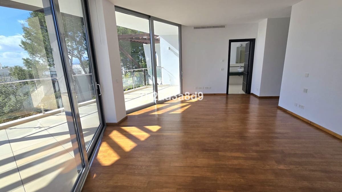 Chalet de 5 habitaciones en Marbella en venta con piscina garaje - 3.000.000 € (Ref: 9610557)